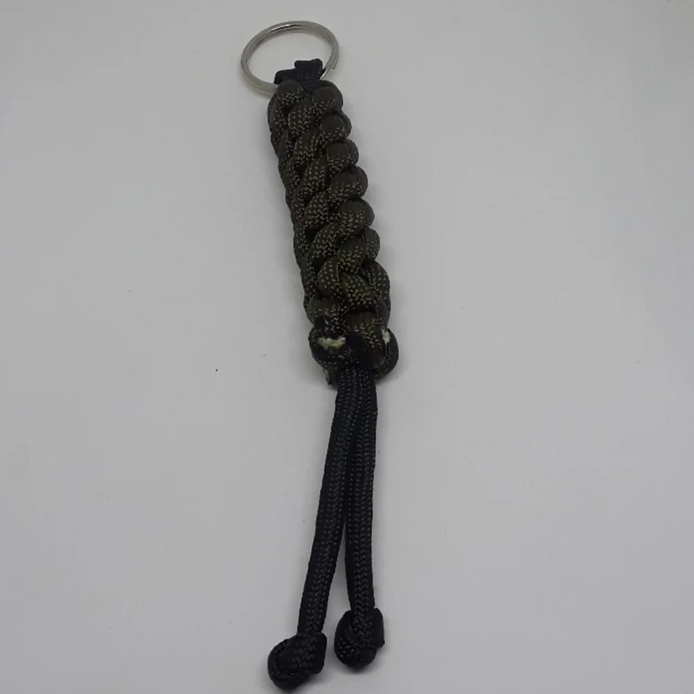 paracord keychain